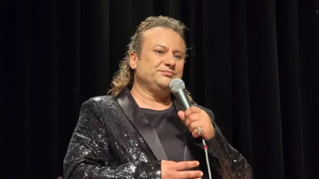 Onur Akay’dan kötü haber geldi! Ünlü ses sanatçısı yoğun bakıma alındı