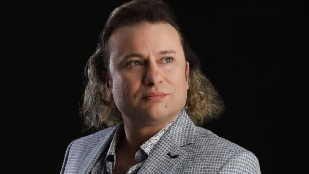 Onur Akay’dan kötü haber geldi! Ünlü ses sanatçısı yoğun bakıma alındı