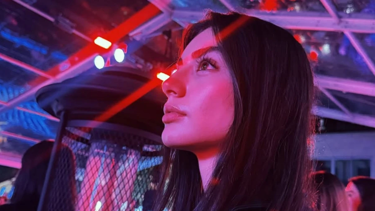 Kuruluş Osman’ın Bala Hatun’u Özge Törer dikkatleri üzerine çekti! Davetteki hali beğeni topladı 5 Ozge Torer 7