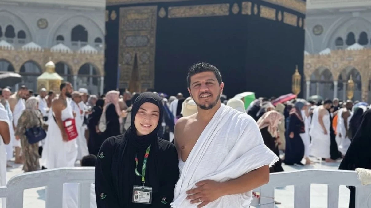 Özge Yıldız günlerdir paylaşım yapmıyordu! Ünlü fenomen tesettüre girdiğini duyurdu