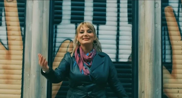 Pinar Aydinlar 1