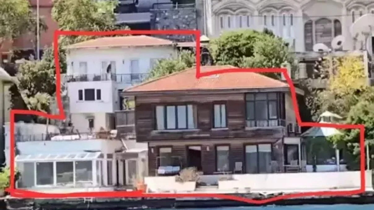 Reha Muhtar milyon dolarlık yalısını satışa çıkardı! Boğaza nazır yalının fiyatı dudak uçuklattı
