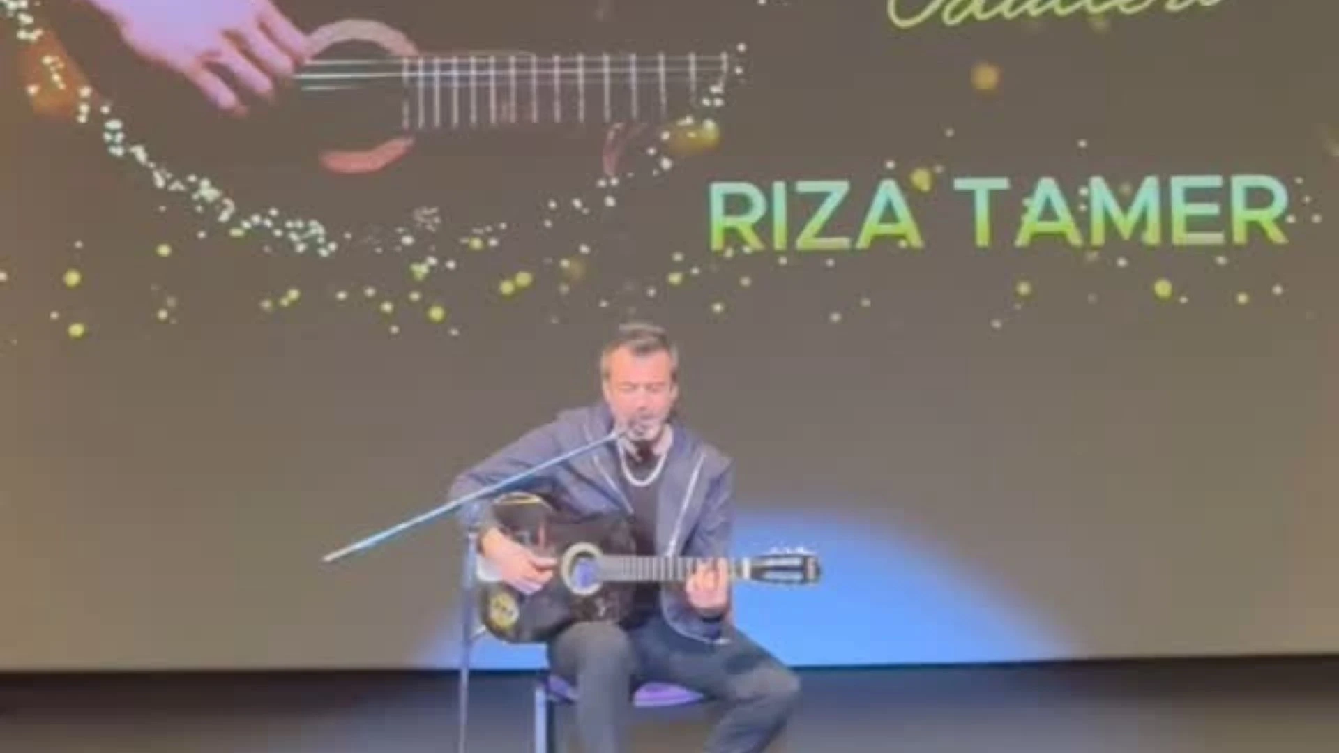 Riza Tamer ilk odulunu aldi En Iyi Cikis Yapan Sanatci odulunu kazandi