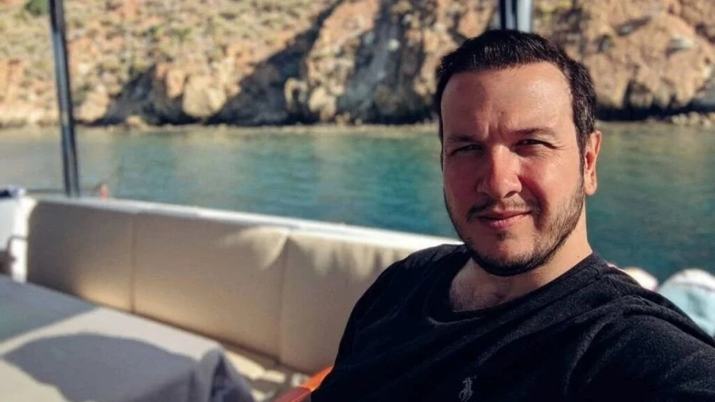 Şahan Gökbakar’a şok yıkım kararı! Kaçak iskele başına bela oldu