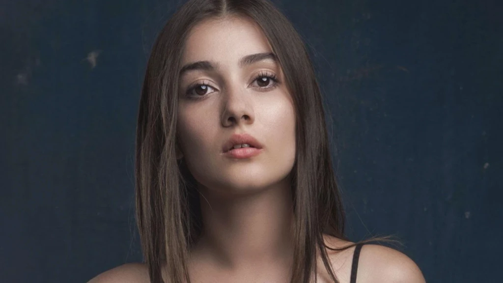 Sakiz Adasinda evlenen oyuncu Sevda Ergincinin sade gelinligi gorenleri mest etti