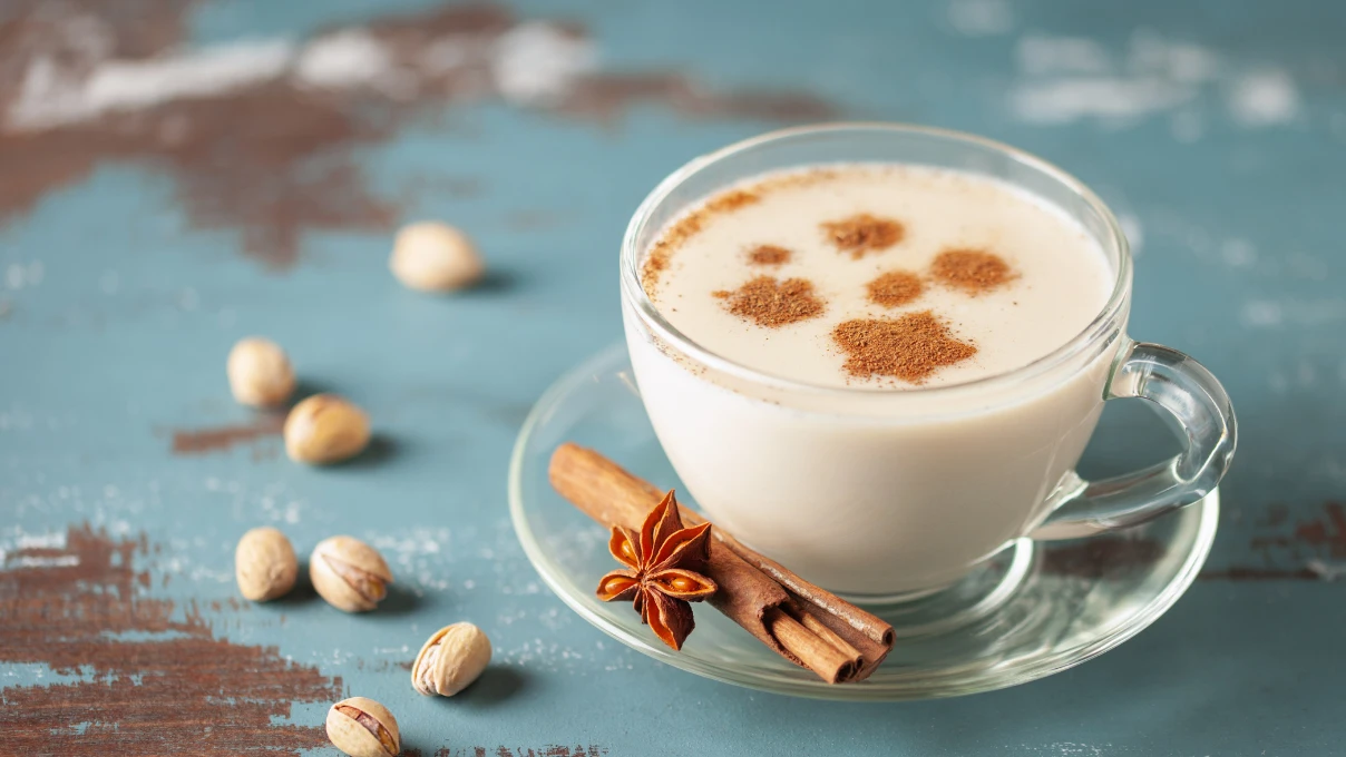 Bambaşka bir tarifle salep! Uzun kış günlerini tatlandıracak lezzet 6 Salep 7 1