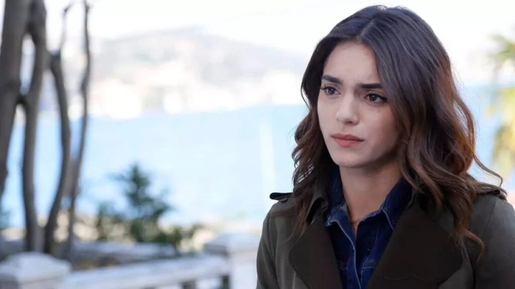 Sera Kutlubey kimdir kaç yaşında? Sera Kutlubey hangi dizilerde oynadı?