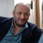 Ünlü oyuncu Serkan Keskin’in annesi Zeliha Keskin vefat etti! Annesini son yolculuğuna uğurladı