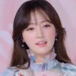 Song Ha Yoonun okul zorbaligi davasina iliskin suclayan kisiden aciklama geldi Fiziksel siddet uyguladigi gercek olaylara dayanmaktadir
