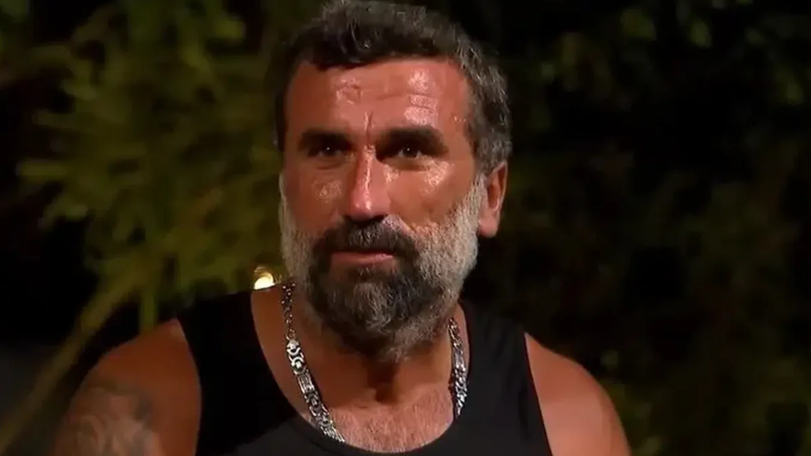Survivor 2025 Hikmet Tugsuz tutuklanmamak icin kacti mi Nereye gittigi ortaya cikti