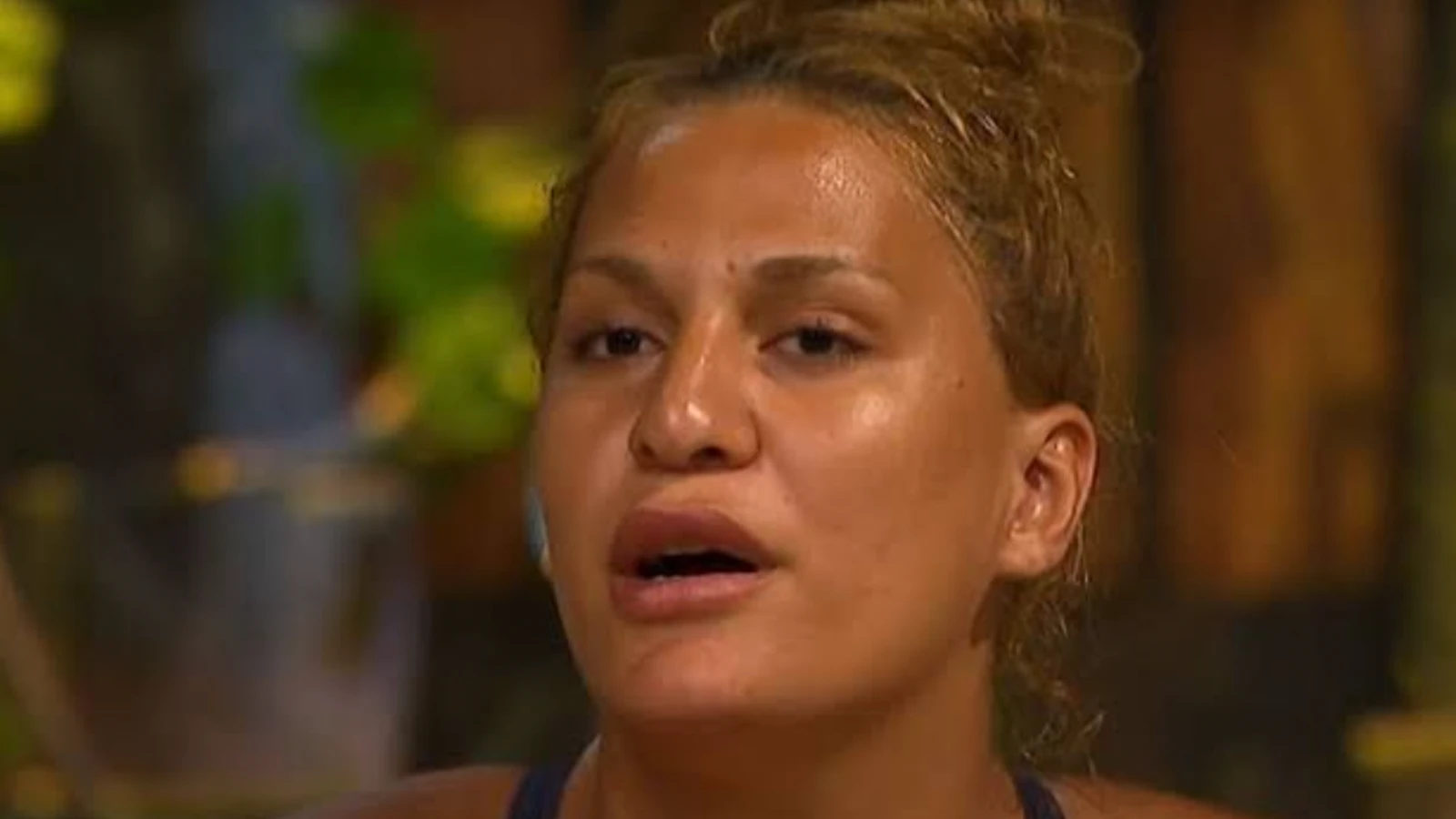Survivor 2025ten diskalifiye edilen Almeda Baylanin yeni tarzina fanlari yorum yagdirdi