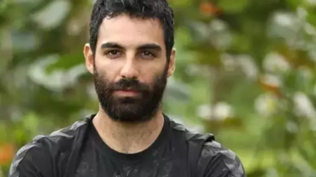 Survivor 2026 yarismacisi Eser West kimdir kac yasinda Survivoru aglayarak birakmisti simdi yeniden yarisacak