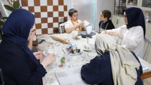 Trabzon’da kadınlar üreterek güçleniyor! Seramik ve dekoratif cam ürünler beğeni topluyor