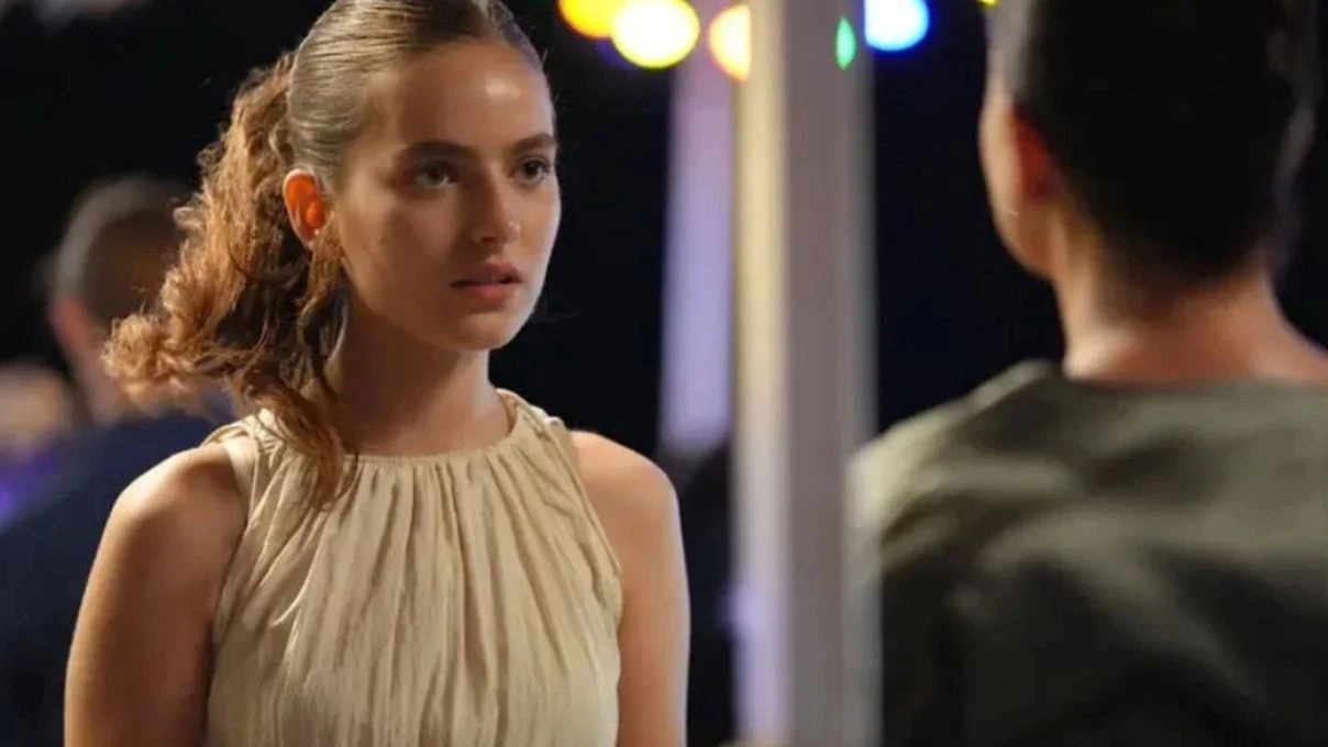 Taşacak Bu Deniz Esme, Eleni’nin kendi kızı olduğunu öğrendi mi? Taşacak Bu Deniz’de kim ölüyor?Taşacak Bu Deniz Esme, Eleni’nin kendi kızı olduğunu öğrendi mi? Taşacak Bu Deniz’de kim ölüyor?