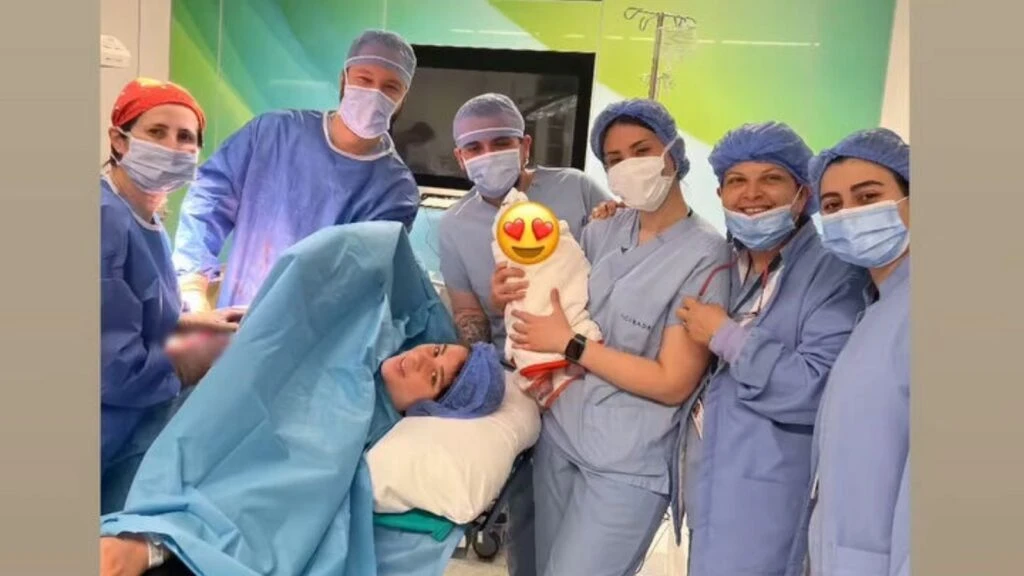 Tuğçe Tayfur üçüncü kez anne oldu! Ünlü şarkıcı bebeğinin yoğun bakım riski olduğunu duyurdu
