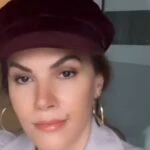 Tulin Sahinden annesine dogum gunu surprizi