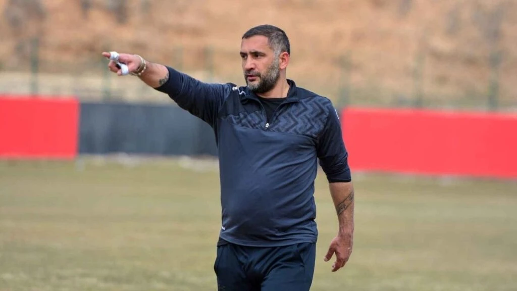 Eski futbolcu Ümit Karan Bodrum’da tatilin keyfini çıkardı! 