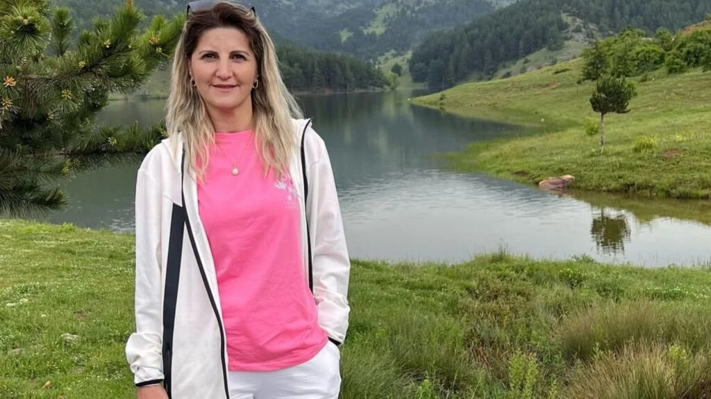 Kadir Ezildi’nin annesi kim? Kadir Ezildi’nin annesi kaç yaşında mesleği ne?