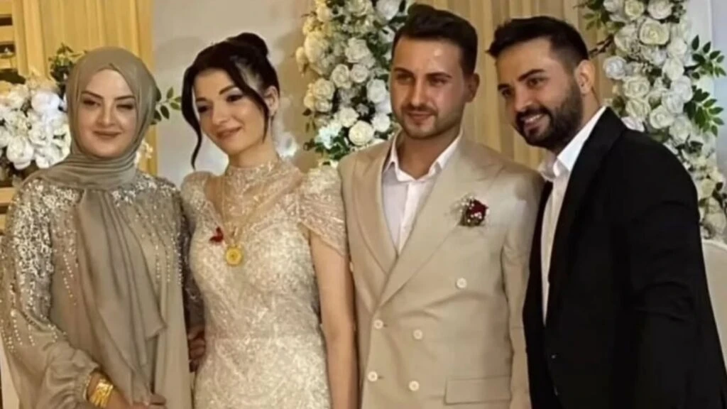 Kadir Ezildi’nin annesi kim? Kadir Ezildi’nin annesi kaç yaşında mesleği ne?