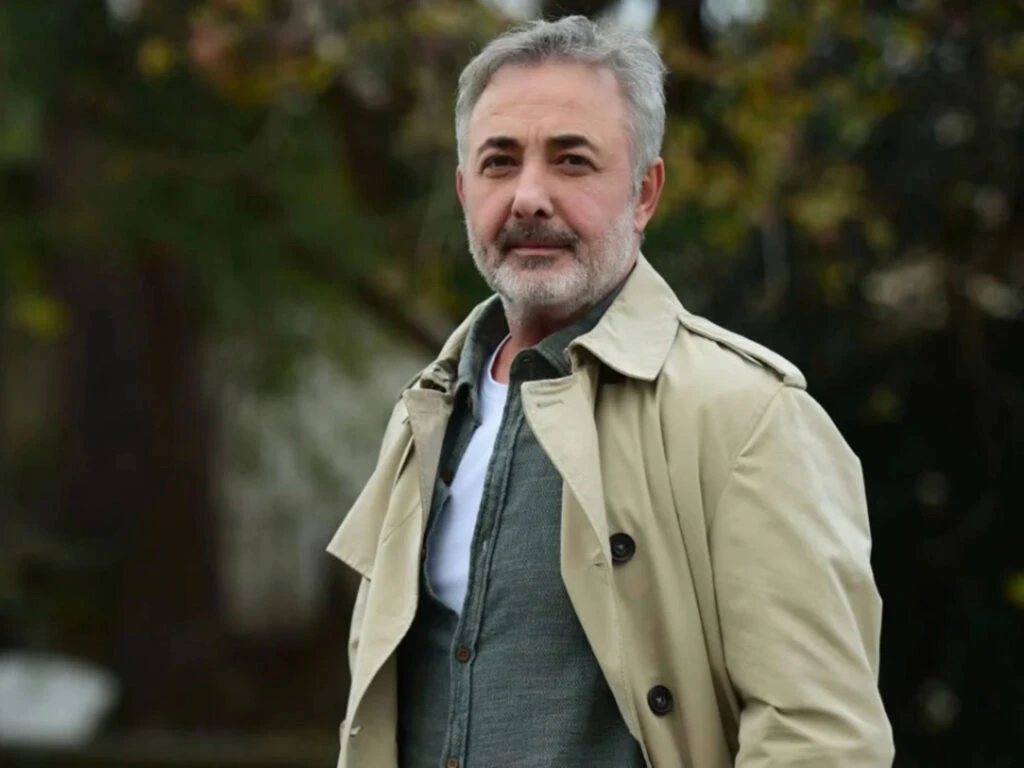 Mehmet Aslantuğ yeni aşkıyla ilk kez kameralara yansıdı