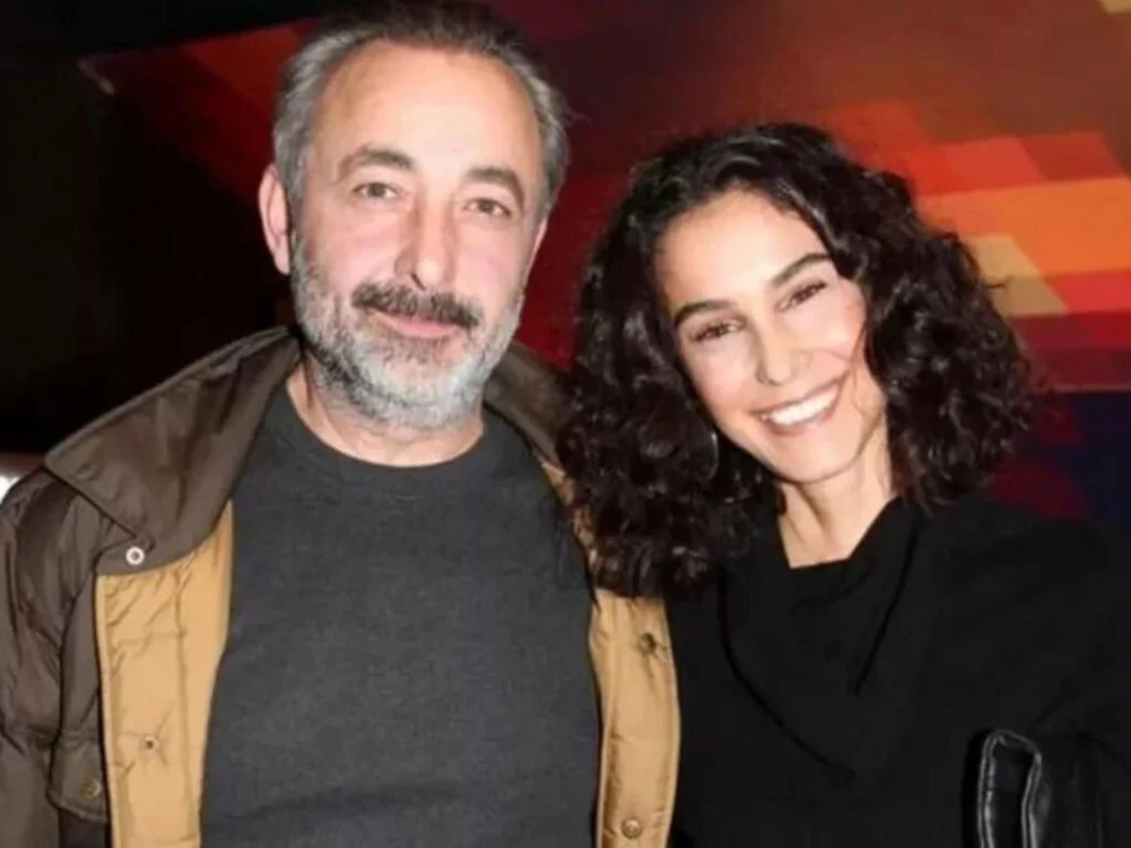 Mehmet Aslantuğ yeni aşkıyla ilk kez kameralara yansıdı