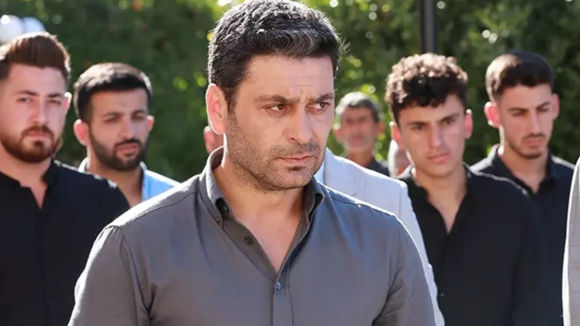Usta oyuncu Perihan Savas Ay Yapimin NOW TV icin hazirladigi Sahtekarlar dizisinde Huma karakteriyle izleyici karsisina cikiyor. Fedakarligi ve aile baglariyla one cikan Huma dizinin en duy 12