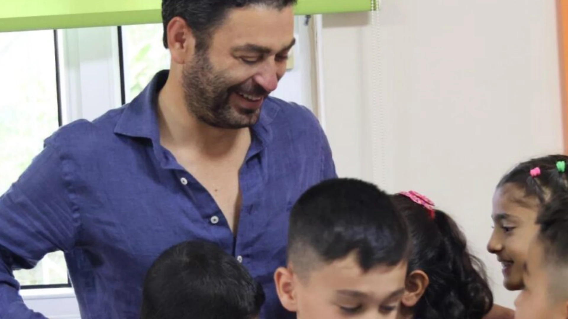 Usta oyuncu Perihan Savas Ay Yapimin NOW TV icin hazirladigi Sahtekarlar dizisinde Huma karakteriyle izleyici karsisina cikiyor. Fedakarligi ve aile baglariyla one cikan Huma dizinin en duy 17