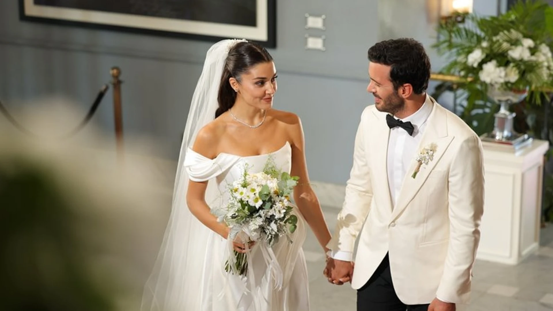 Usta oyuncu Perihan Savas Ay Yapimin NOW TV icin hazirladigi Sahtekarlar dizisinde Huma karakteriyle izleyici karsisina cikiyor. Fedakarligi ve aile baglariyla one cikan Huma dizinin en duy 29