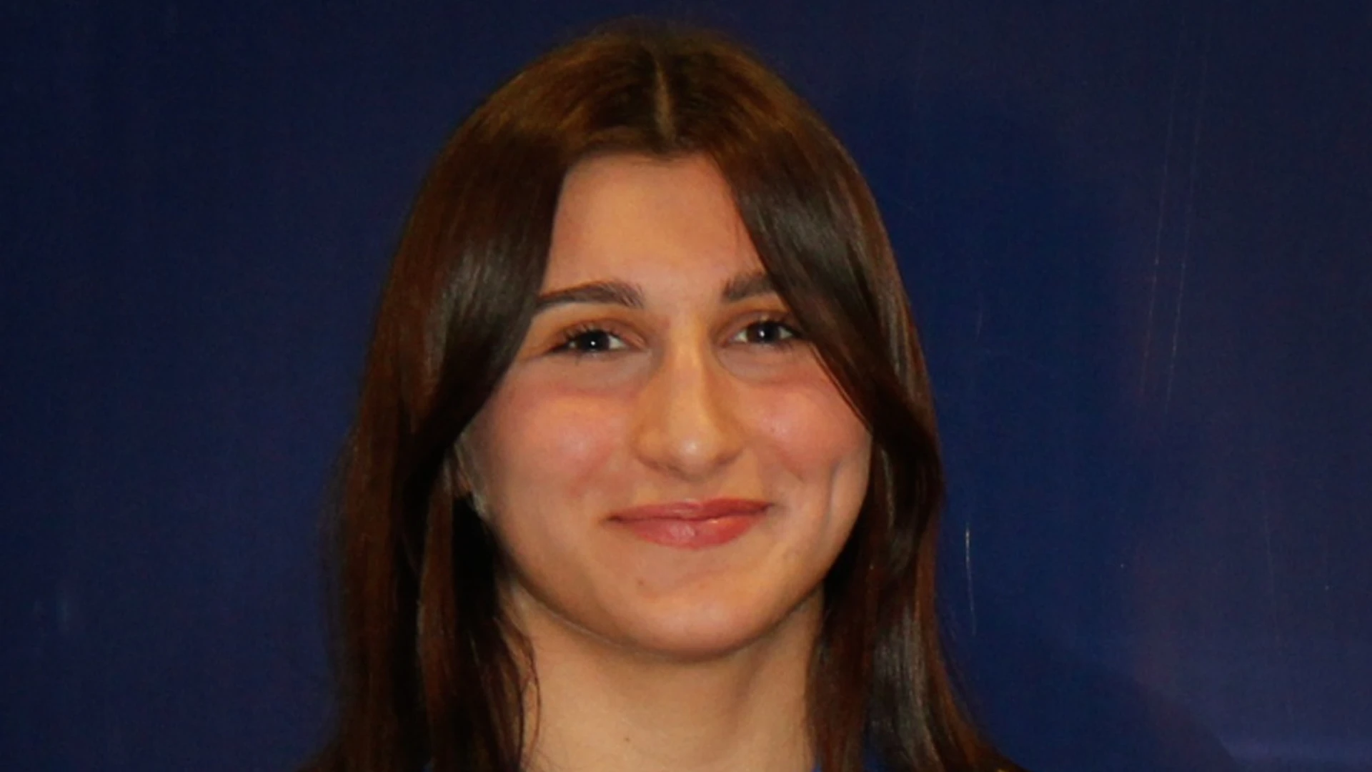 Erzincanlı milli güreşçi Elmira Yasin, U23 dünya güreş şampiyonası’nda bronz madalya kazandı! 5 Usta oyuncu Perihan Savas Ay Yapimin NOW TV icin hazirladigi Sahtekarlar dizisinde Huma karakteriyle izleyici karsisina cikiyor. Fedakarligi ve aile baglariyla one cikan Huma dizinin en duy 84