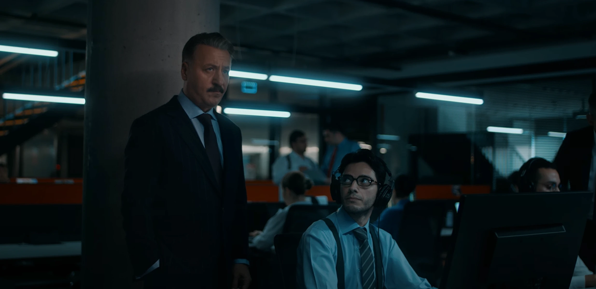 Aslıhan Malbora’dan sevgilisi Çağatay Ulusoy’a tam destek! Uykucu filminin galasında birlikteydiler 7 Uykucu 3