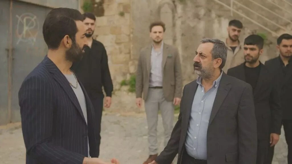 Uzak Şehir dizisinde Nadim Baybars ve Hasan Dayı karakterleri hakkında bomba iddia! İş birliği mi yaptılar?