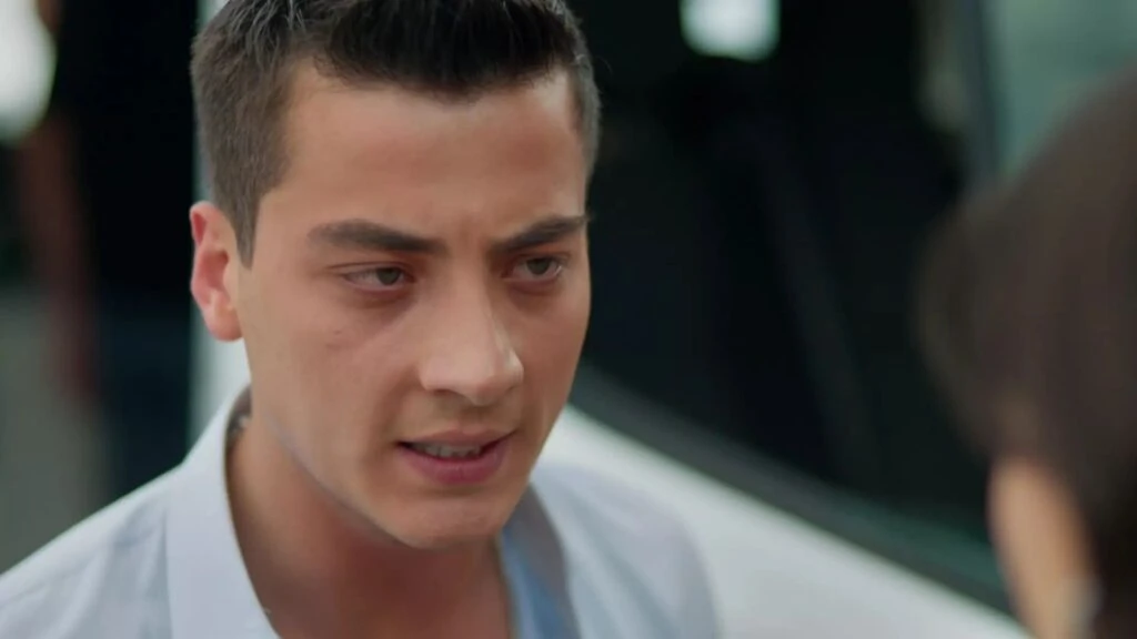 Uzak Şehir dizisinde Kaya ölüyor mu? Atakan Özkaya diziden ayrılıyor mu?