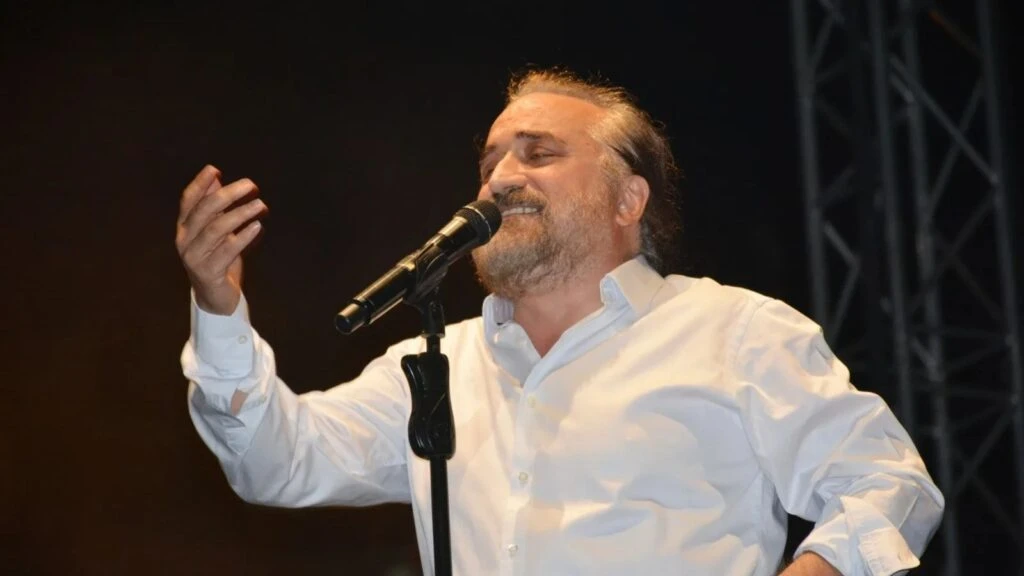 Volkan Konak nasıl meşhur oldu, ailesi kim? Volkan Konak şarkıları! 