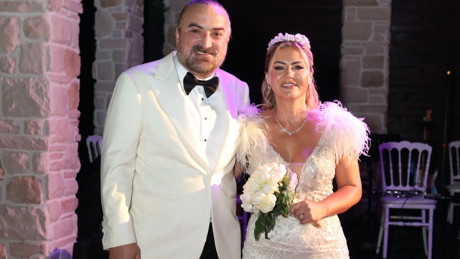 Özlem özdil volkan konak