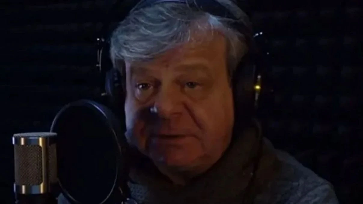 YEMEKTEYIZ DIS SES KIME AIT