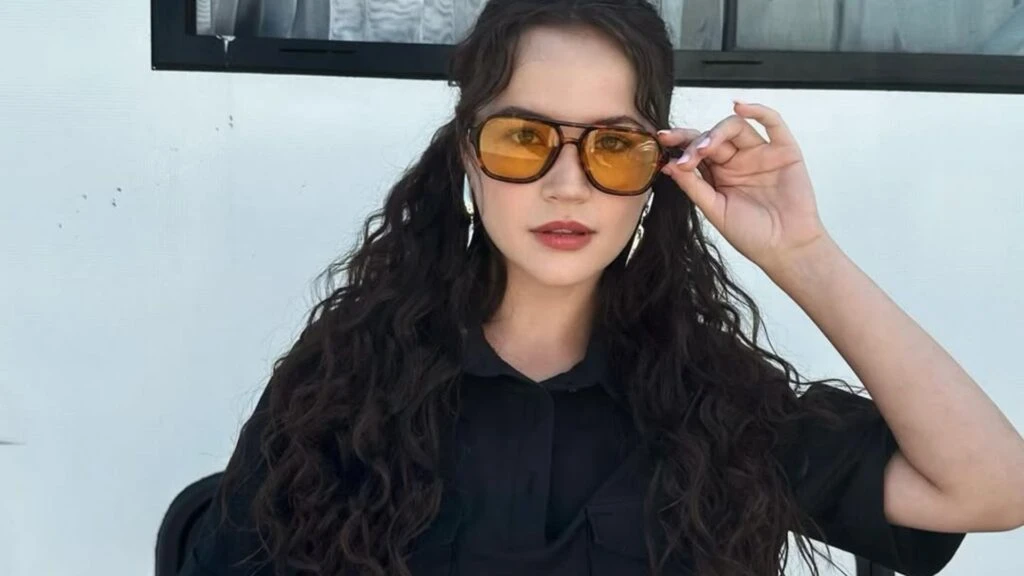 Yagmur Yuksel basrolunde yer aldigi Ask Sozlesmesi dizisinden yeni kareler paylasti Sosyal medyada buyuk begeni topladi