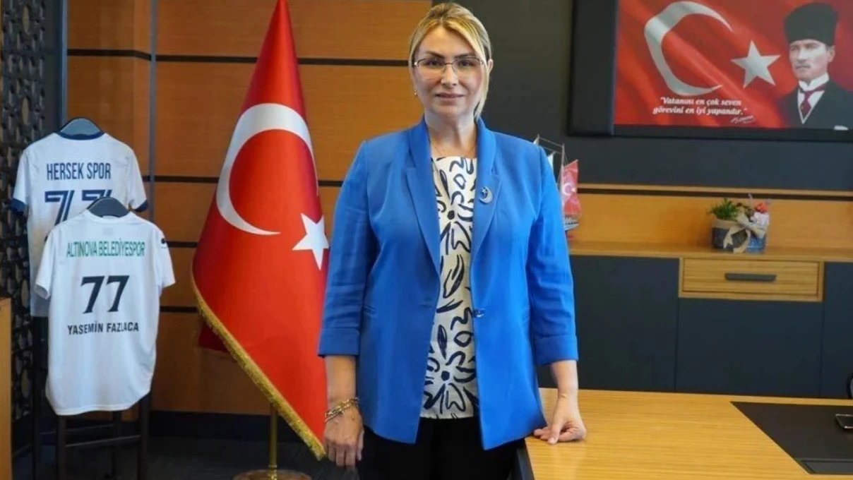 Yasemin Fazlaca 3