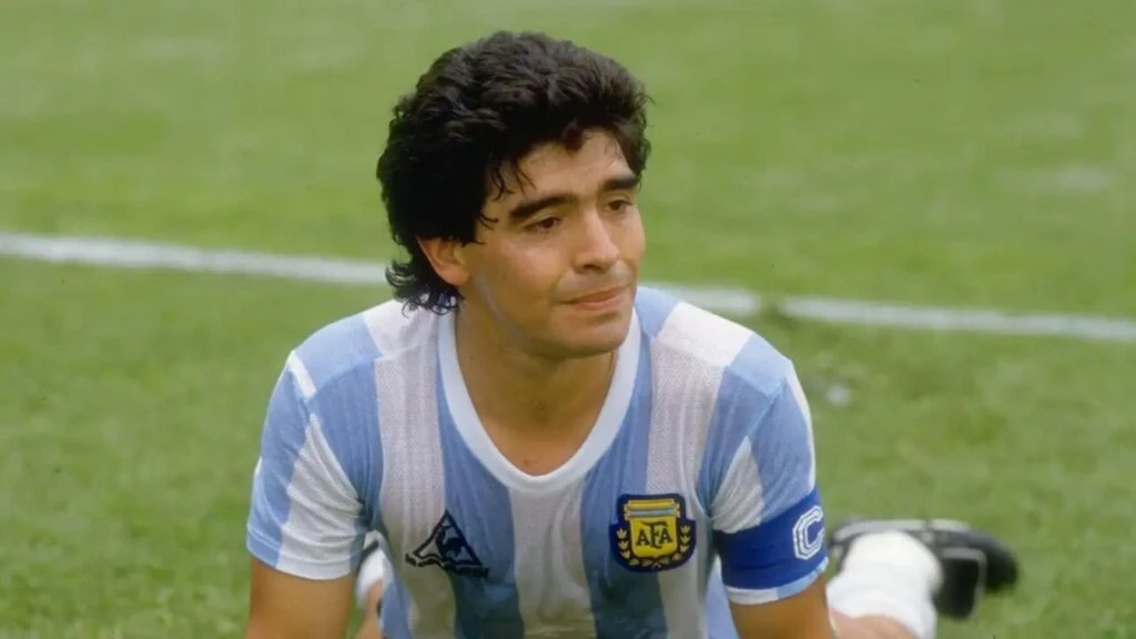 Yıldız Tilbe yine şoke etti! “Maradona’nın öldüğünü bugün öğrendim” 