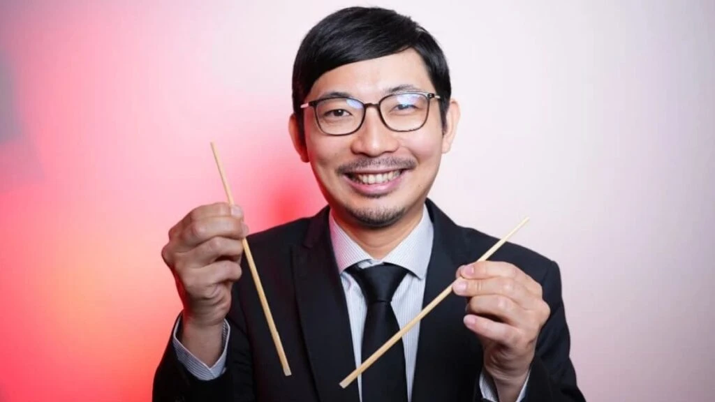 Yoshi Enomoto kimdir kaç yaşında? Yoshi Enomoto nereli evli mi?