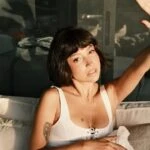 Zeynep Bastık, imajını yeniledi Övgüler sanatçının ayaklarına geldi!