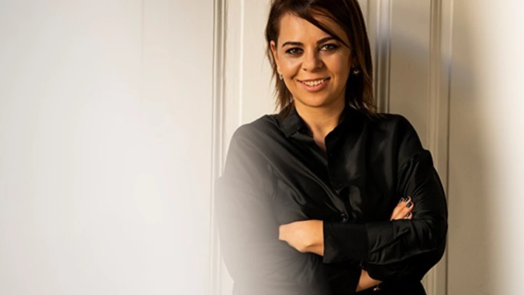 Zeynep Gunay Tan 6