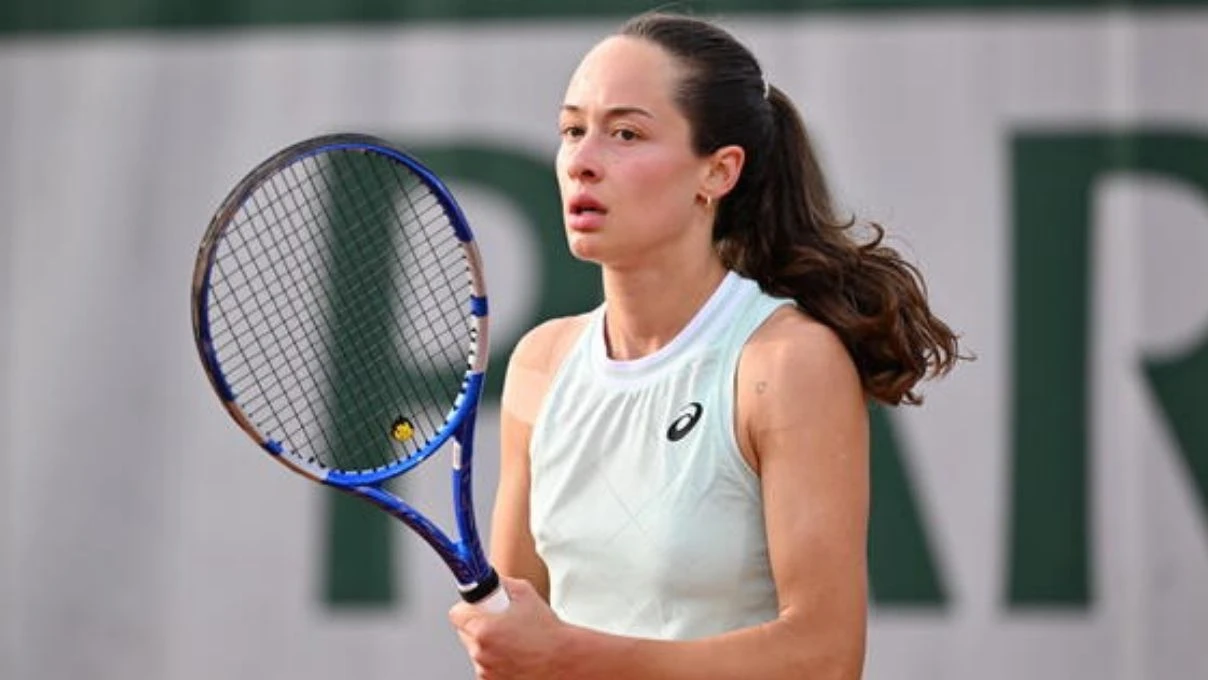 Zeynep Sönmez Wimbledon’da tarih yazdı! 75 yıl sonra 3. tura çıkan ilk Türk tenisçi oldu