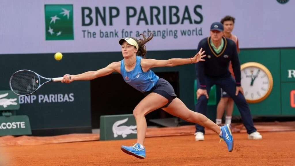 Zeynep Sönmez Wimbledon’da tarih yazdı! 75 yıl sonra 3. tura çıkan ilk Türk tenisçi oldu