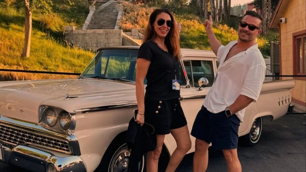 Zuhal Topal’dan şaşırtan sürpriz! Eşi Korhan Saygıner’in doğum gününü gece yarısı denizde kutladı