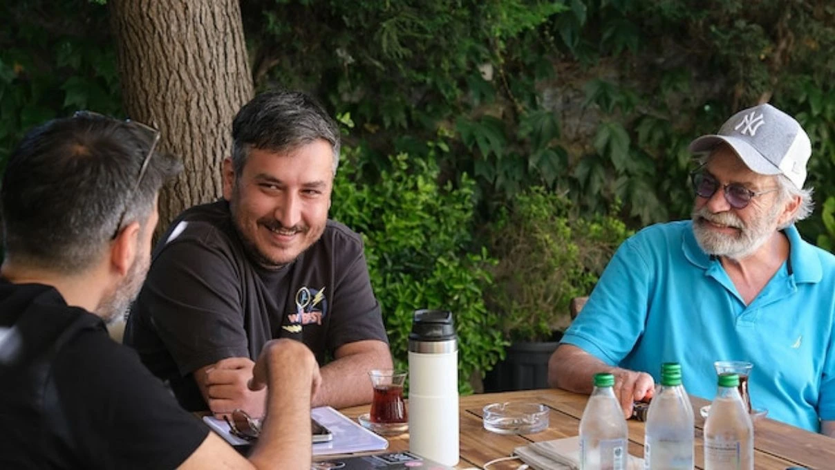 Haluk Bilginer ile Feyyaz Yiğit’in filmlerinden ilk tanıtım! Yan Yana filmiyle rekor kırmaya geliyorlar