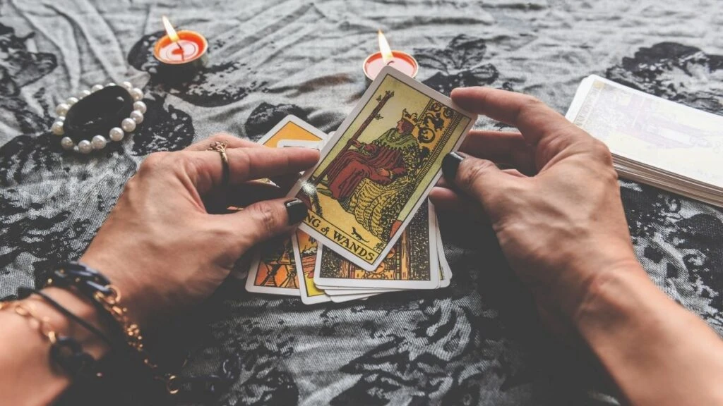 Günlük tarot kart açılımı 18 Eylül 2025! Geleceğinize yönelik yatırımlar yapın