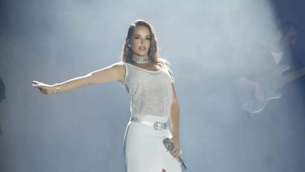  Bengü'nün Kayseri konserindeki yüzü dikkat çekmişti! Ünlü isimden estetik iddialarına cevap geldi