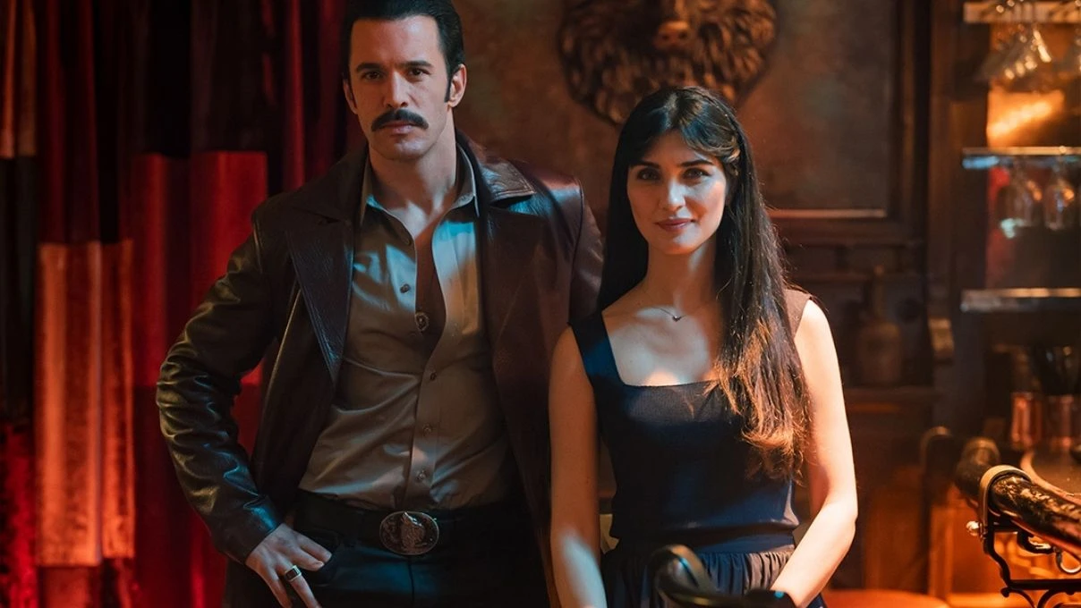 Dehşet Bey filmi geliyor! Barış Arduç ve Tuğba Büyüküstün’ün uyumları dikkat çekiyor