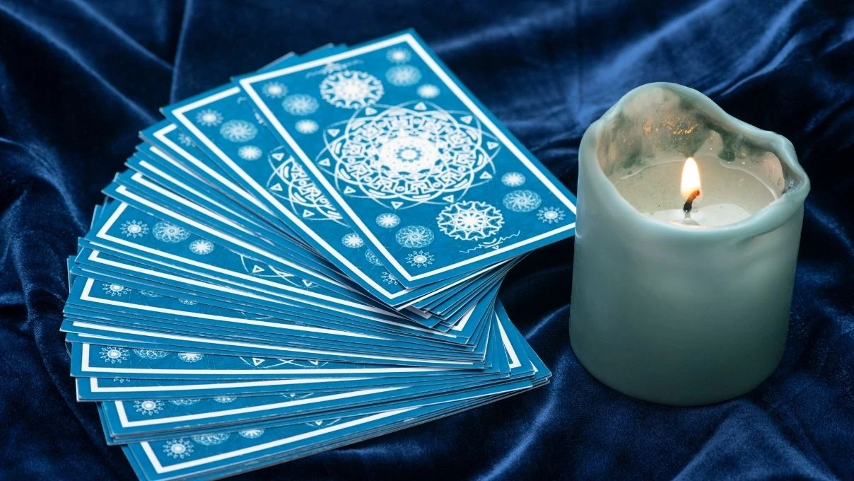 Günlük tarot kart açılımı 23 Eylül 2025! Aslan başarılarıyla günü kurtarıyor