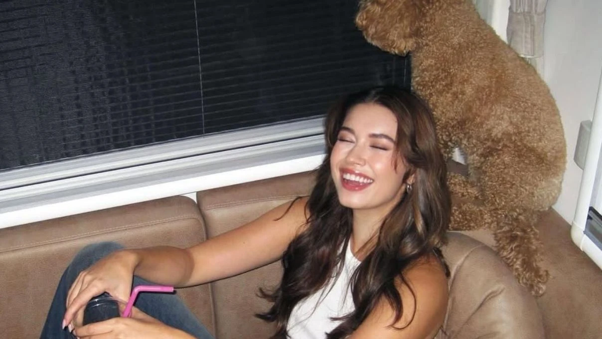 Afra Saraçoğlu’ndan Taşacak Bu Deniz yorumu! Ünlü isim favori dizisini açıkladı 4 Afra Saraçoğlu’ndan Taşacak Bu Deniz yorumu! Ünlü isim favori dizisini açıkladı